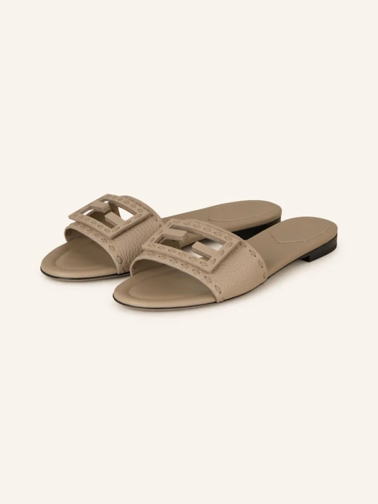 Zdjęcie produktu Fendi Klapki beige JASNOBRĄZOWY