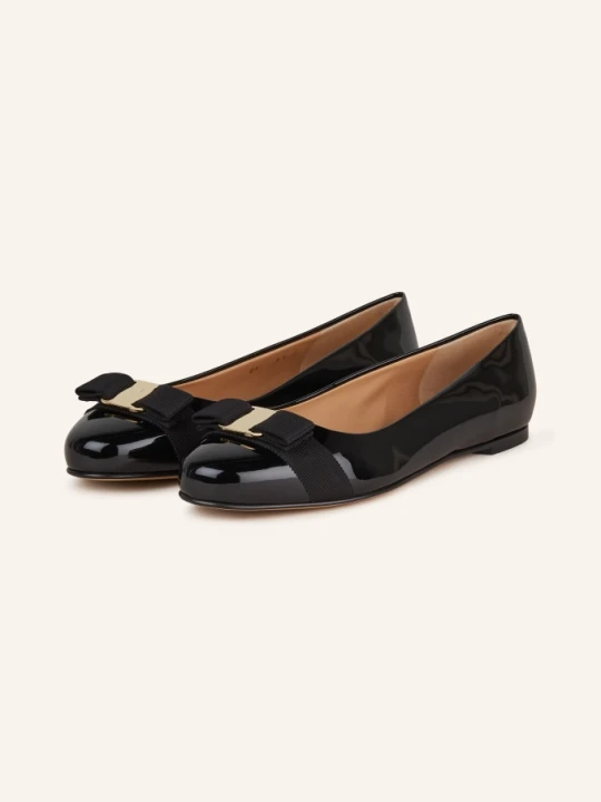 Zdjęcie produktu Ferragamo Lakierowane Baleriny Varina schwarz CZARNY