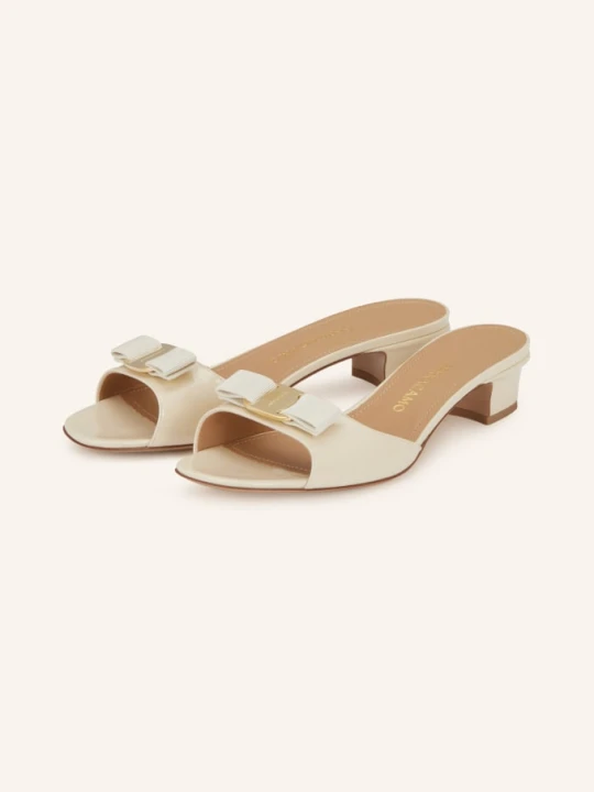 Zdjęcie produktu Ferragamo Klapki New Vara beige
