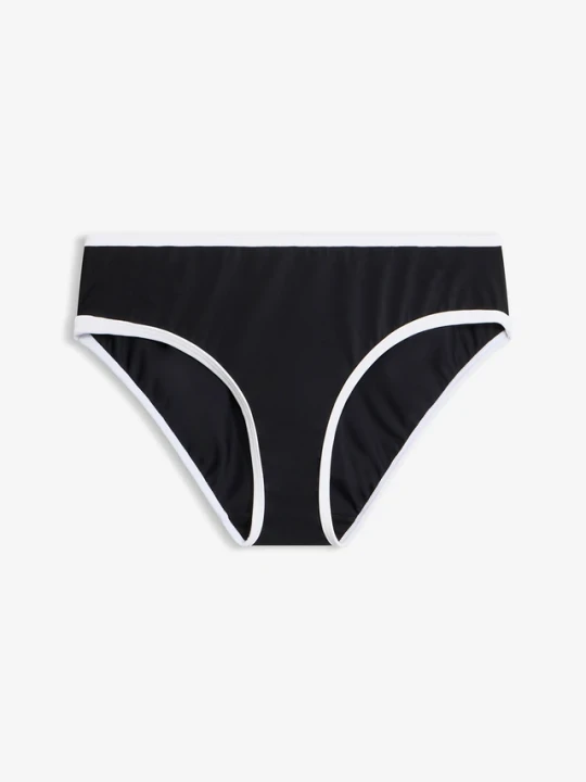Zdjęcie produktu Figi bikini z białym, kontrastowym wykończeniem BonPrix czarny