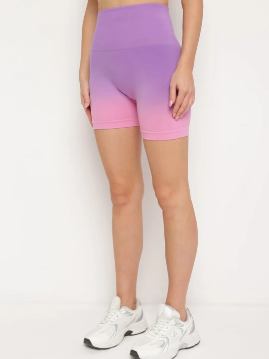 Zdjęcie produktu Fioletowe Szorty Kolarki Sportowe przed Kolano z Szeroką Gumą w Pasie Lavinna Yu & Me