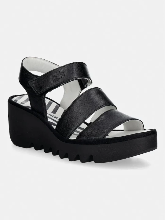 Zdjęcie produktu Fly London sandały skórzane BEXY575FLY czarny
