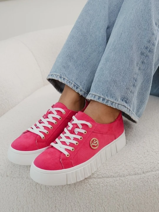 Zdjęcie produktu Fuksjowe Sneakersy Vices na Grubej Tłoczonej Podeszwie ze Sznurowaniem i Metaliczną Ozdobą Ulfedi Różowy