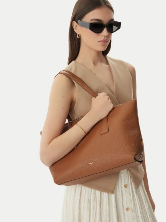 Zdjęcie produktu Furla Torebka Olivia M Tote WB01977 HSF000 CN 4557S Brązowy