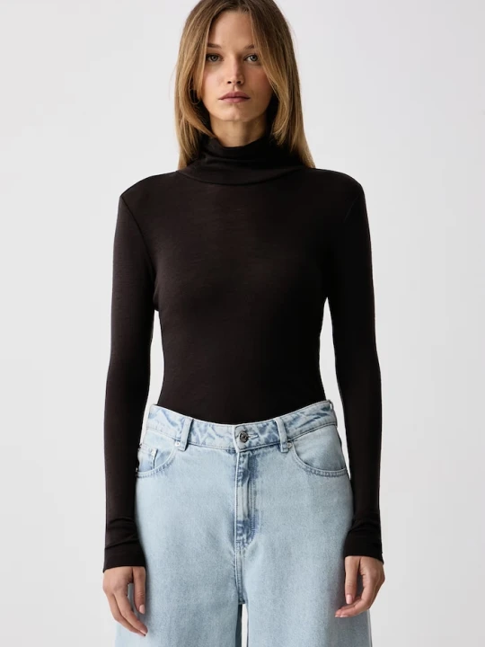Zdjęcie produktu Gestuz longsleeve damski z wiskozy brązowy