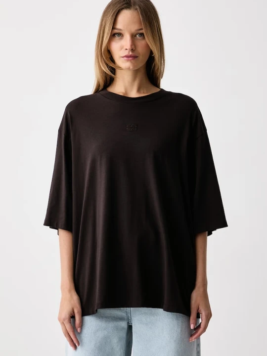Zdjęcie produktu Gestuz T-shirt damski bawełniany z elastanem brązowy