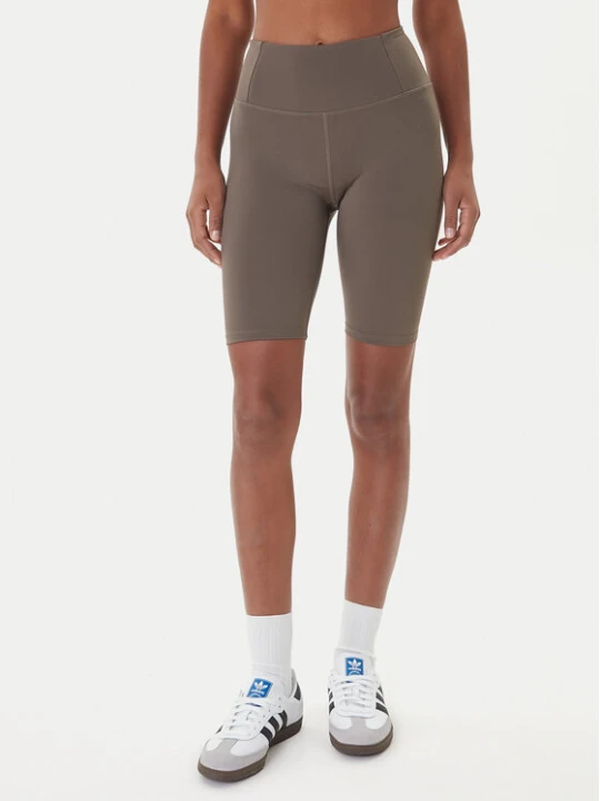 Zdjęcie produktu Girlfriend Collective Szorty sportowe Float 4023 Beżowy Slim Fit