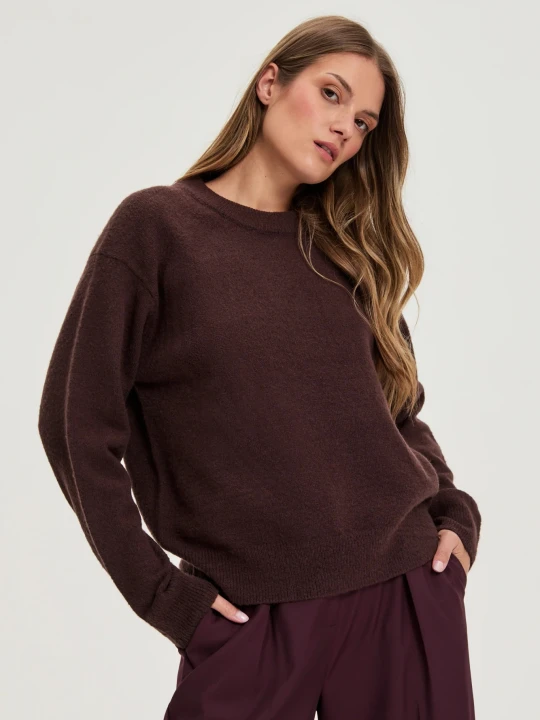 Zdjęcie produktu Gładki sweter brązowy Moodo