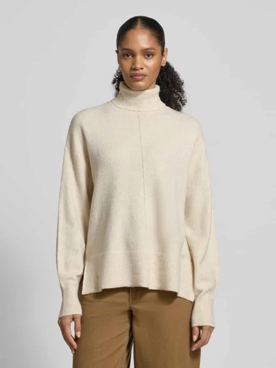 Zdjęcie produktu Golf o kroju regular fit z bocznymi rozcięciami model ‘DOFFY’ Vero Moda Écru melanż
