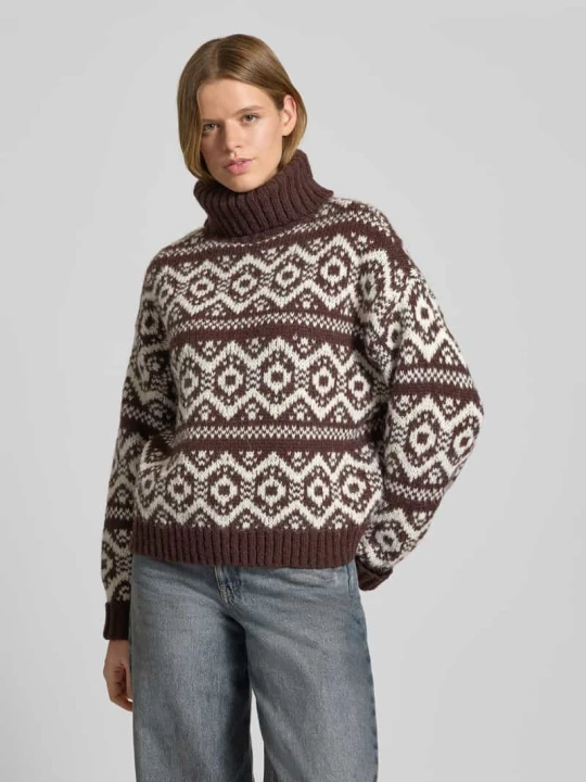 Zdjęcie produktu Golf o kroju regular fit ze wzorem na całej powierzchni model ‘CARIN’ Only Czekoladowy
