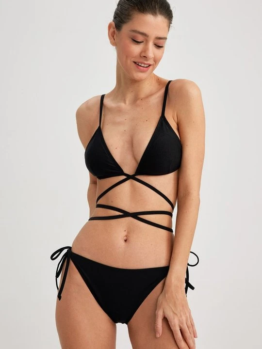 Zdjęcie produktu Góra od bikini DeFacto czarny