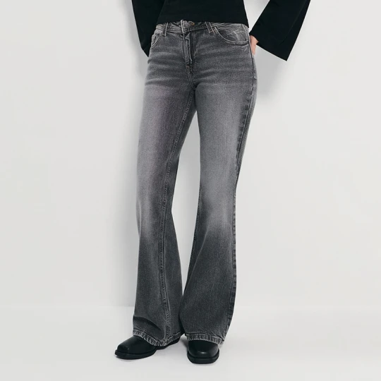 Zdjęcie produktu Grafitowe jeansy bootcut z niskim stanem House szary