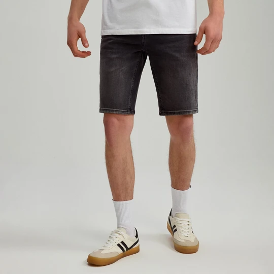 Zdjęcie produktu Grafitowe szorty jeansowe slim fit z efektem sprania House szary