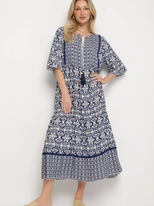Zdjęcie produktu Granatowa Bawełniana Sukienka w Stylu Boho z Wiązaniem Przy Dekolcie Orradelle Generation