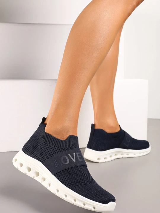 Zdjęcie produktu Granatowe Buty Sportowe z Napisem LOVE i Elastyczną Cholewką Alaissa