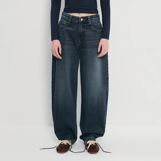 Zdjęcie produktu Granatowe jeansy baggy barrel fit House