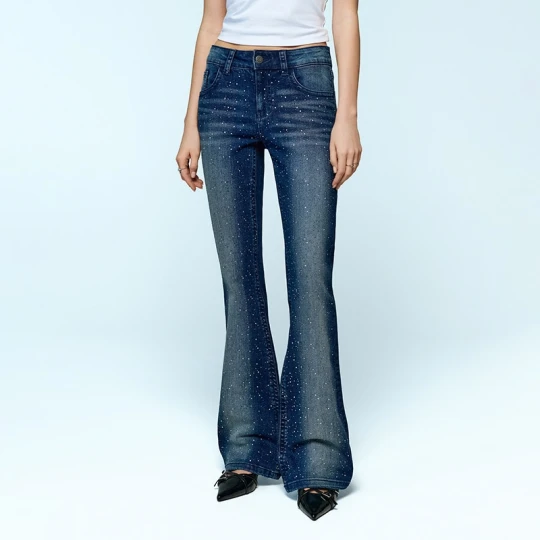 Zdjęcie produktu Granatowe jeansy dzwony bootcut z dżetami House