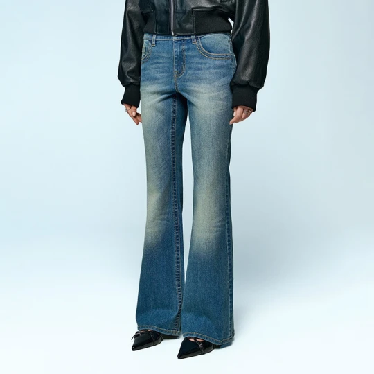 Zdjęcie produktu Granatowe jeansy dzwony z niskim stanem bootcut House