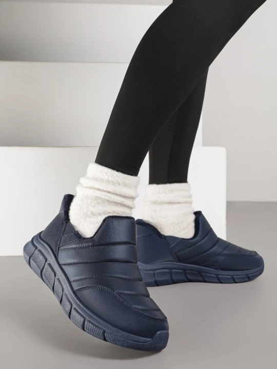 Zdjęcie produktu Granatowe Sneakersy Śniegowce na Platformie z Tłoczeniem i Pikowaną Cholewką Vermina Ballada