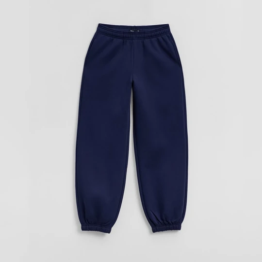 Zdjęcie produktu Granatowe spodnie dresowe basic o kroju jogger House