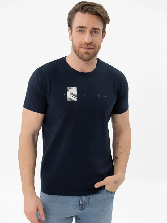 Zdjęcie produktu Granatowy t-shirt z printem, Comfort Fit, T-SPACER Volcano
