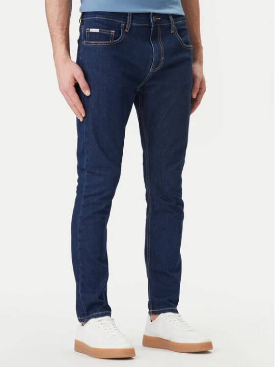 Zdjęcie produktu Guess Jeans Jeansy M6RA0F D6326 Granatowy Regular Fit