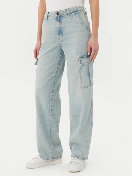 Zdjęcie produktu Guess Jeans Jeansy W5RA1R D5M51 Błękitny Regular Fit Niebieski jasny