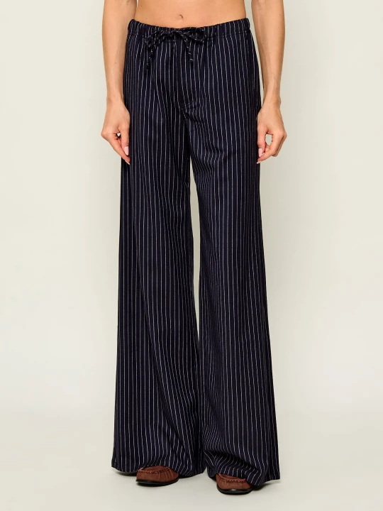 Zdjęcie produktu Guess Jeans Spodnie | Relaxed fit granatowy