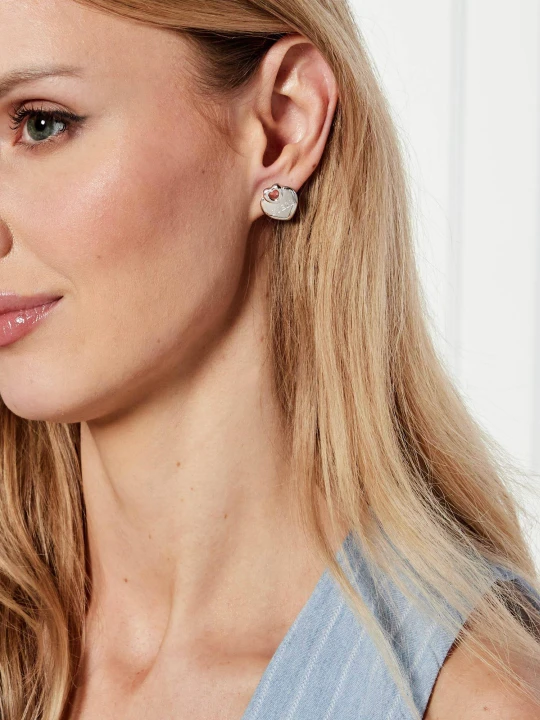 Zdjęcie produktu Guess Kolczyki HEART srebrny