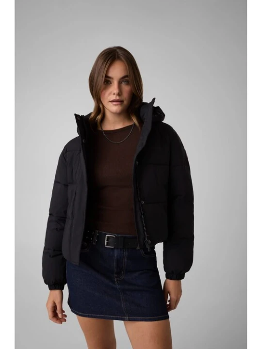 Zdjęcie produktu Guess Jeans Kurtka zimowa W6BL25 W3788 Czarny Regular Fit