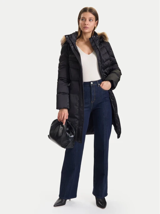 Zdjęcie produktu Guess Kurtka puchowa W5BL30 W2802 Czarny Regular Fit