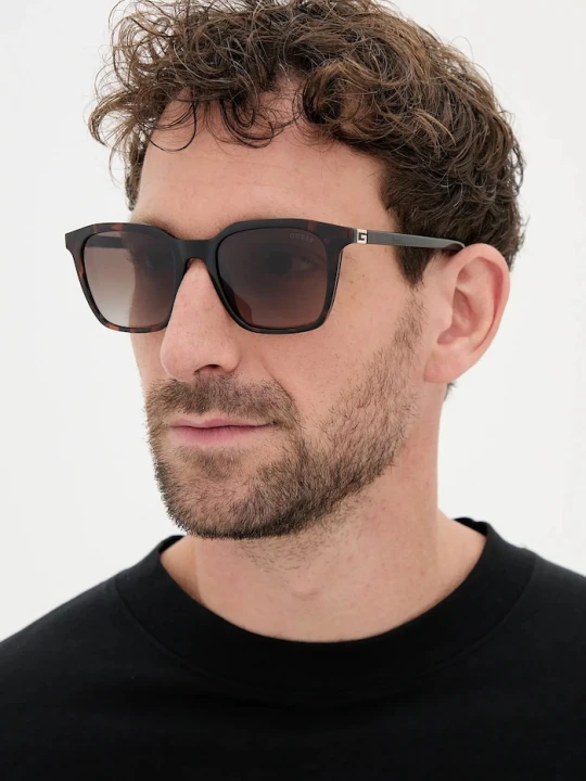 Zdjęcie produktu Guess okulary przeciwsłoneczne bordowy