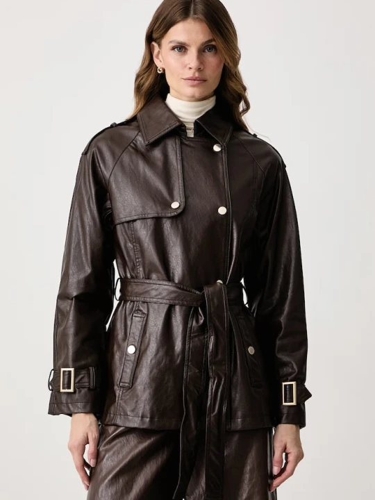Zdjęcie produktu Guess płaszcz damski z imitacji skóry NEW MARIKA brązowy