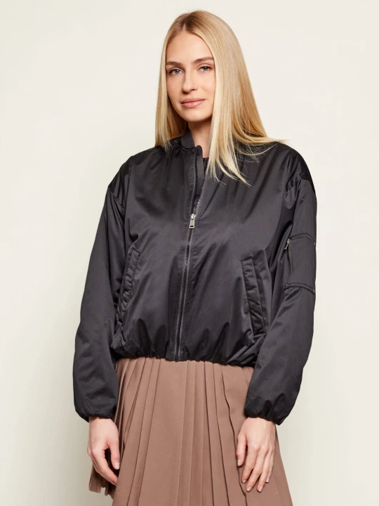 Zdjęcie produktu GUESS Satynowa kurtka bomber LORRAINE | Regular Fit czarny