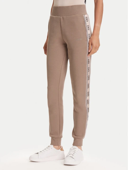Zdjęcie produktu Guess Spodnie dresowe V2YB15 KB3P2 Brązowy Regular Fit
