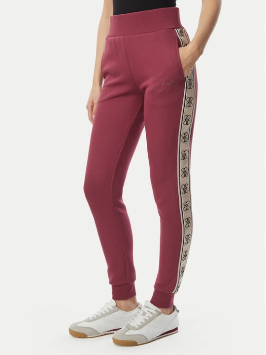 Zdjęcie produktu Guess Spodnie dresowe V2YB15 KB3P2 Różowy ciemny Regular Fit