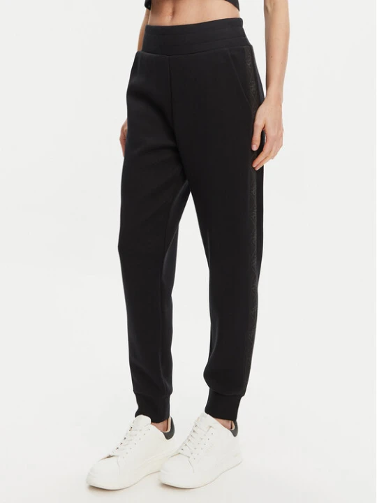 Zdjęcie produktu Guess Spodnie dresowe W5YB11 KBYE2 Czarny Regular Fit