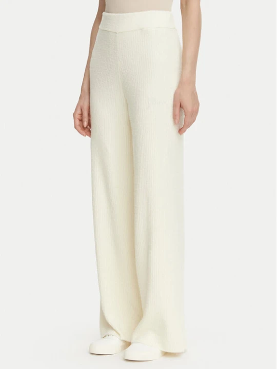 Zdjęcie produktu Guess Spodnie dzianinowe O6BB01 Z1147 Kremowy Regular Fit