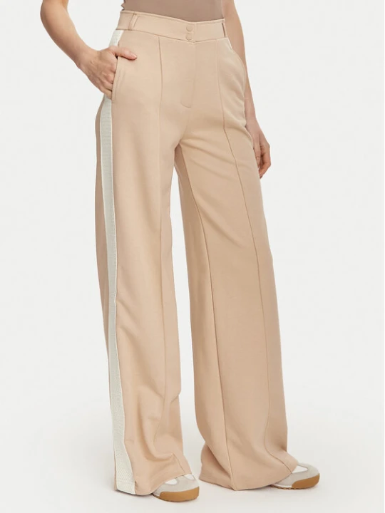 Zdjęcie produktu Guess Spodnie materiałowe V6YB26 K5139 Beżowy Relaxed Fit