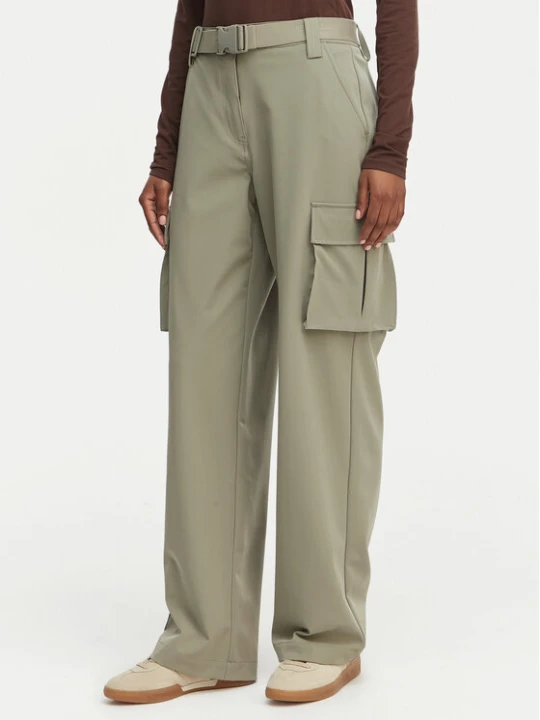 Zdjęcie produktu Guess Spodnie materiałowe W6GB01 W1416 Khaki Regular Fit