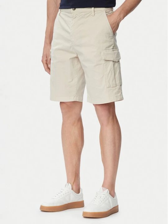 Zdjęcie produktu Guess Szorty materiałowe M6GDVA W1703 Kremowy Regular Fit