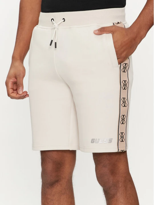 Zdjęcie produktu Guess Szorty materiałowe Mickey Z4RD04 KB3P2 Écru Regular Fit Kremowy