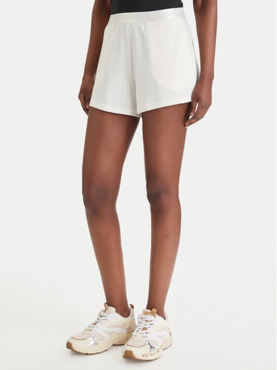 Zdjęcie produktu Guess Szorty sportowe O6GD02 KCQP2 Biały Relaxed Fit