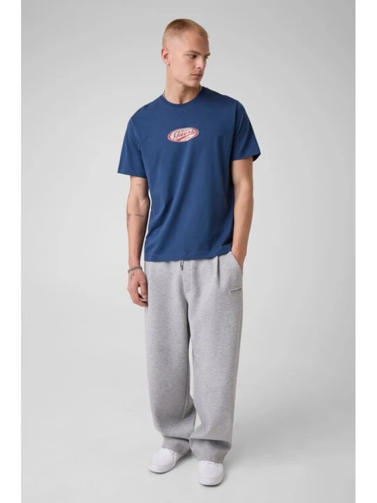 Zdjęcie produktu Guess T-Shirt 183248 Niebieski Classic Fit