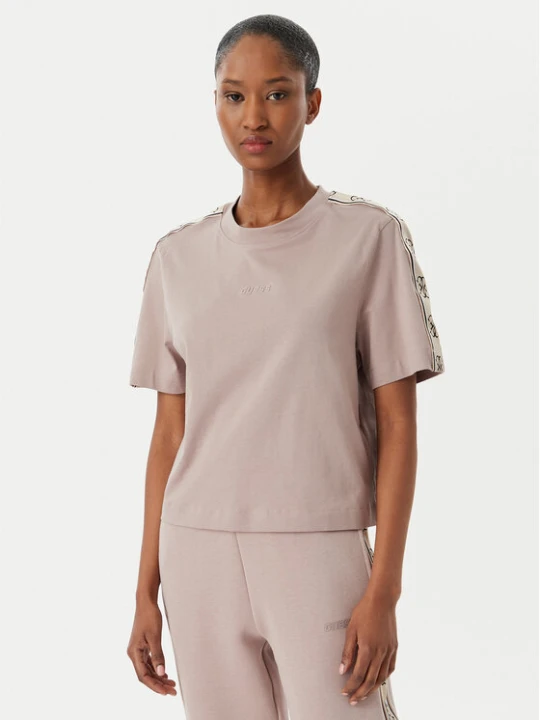 Zdjęcie produktu Guess T-Shirt V3RI08 I3Z14 Różowy Relaxed Fit