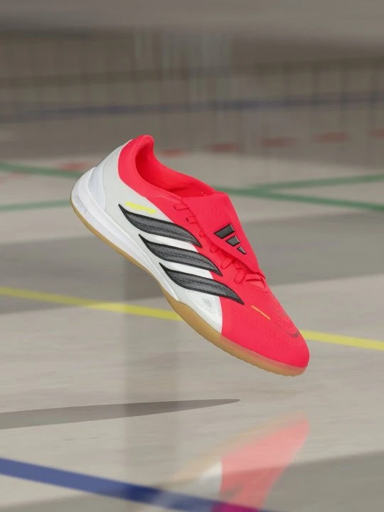 Zdjęcie produktu Halowe buty piłkarskie Adidas czerwony