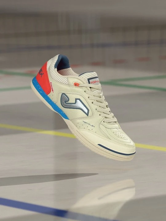 Zdjęcie produktu Halowe buty piłkarskie Joma beżowy