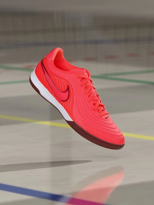 Zdjęcie produktu Halowe buty piłkarskie Nike czerwony