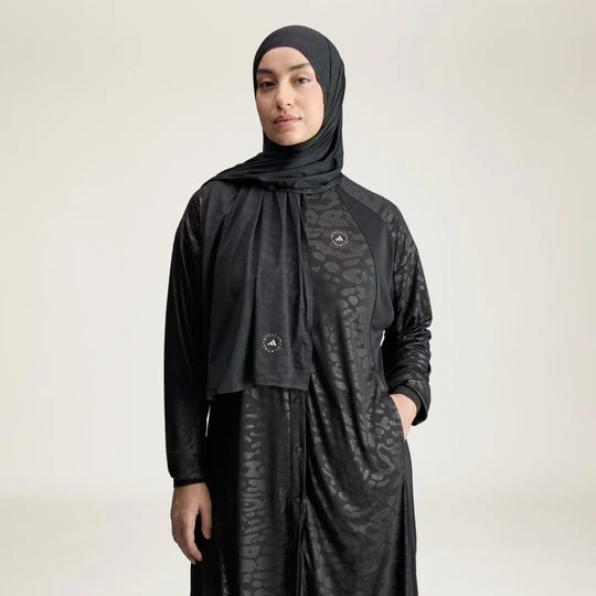 Zdjęcie produktu Hidżab z podkładką adidas by Stella McCartney czarny