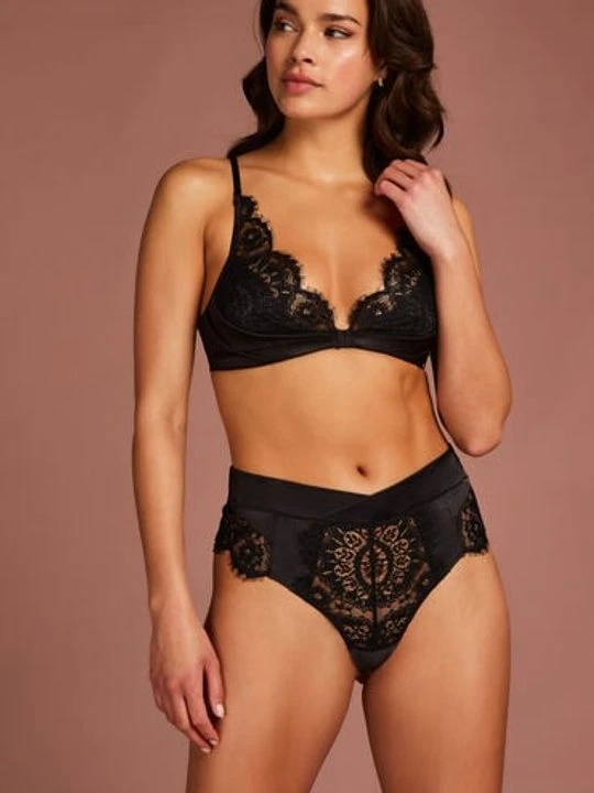 Zdjęcie produktu Hunkemöller Stringi z wysokim stanem Hannako Czarny